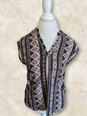 🌇 Source Unknown Black Multi-Pattern Cap Sleeve Blouse